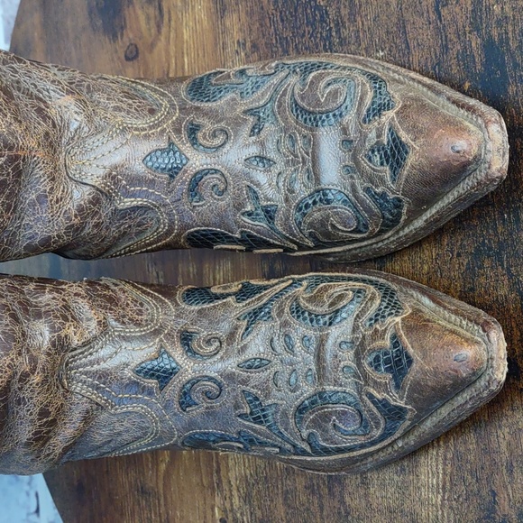 Corral Distressed Brown Embroidered Heeled Boots - Picture 12 of 15